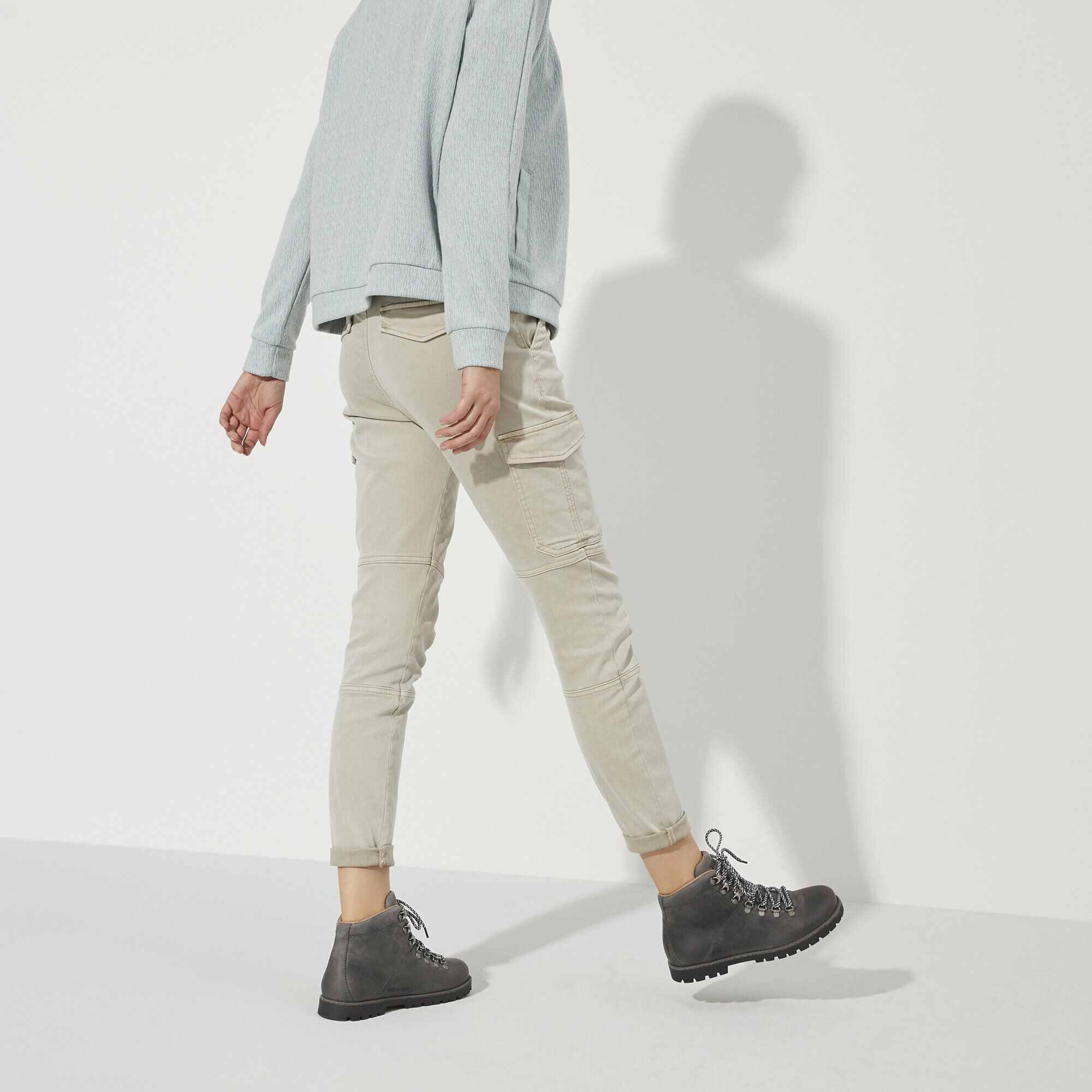 Jackson Cuir nubuck with a female model image num&eacute;ro 8
