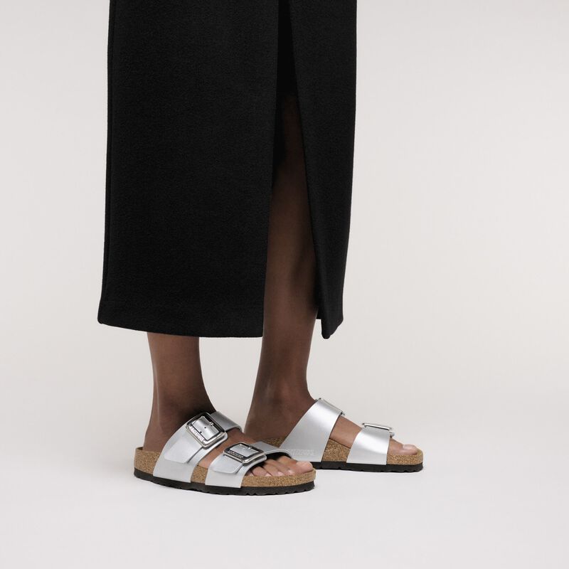 BIRKENSTOCK Sydney Cushion Buckle Birko-Flor Silver Classic Fit detail