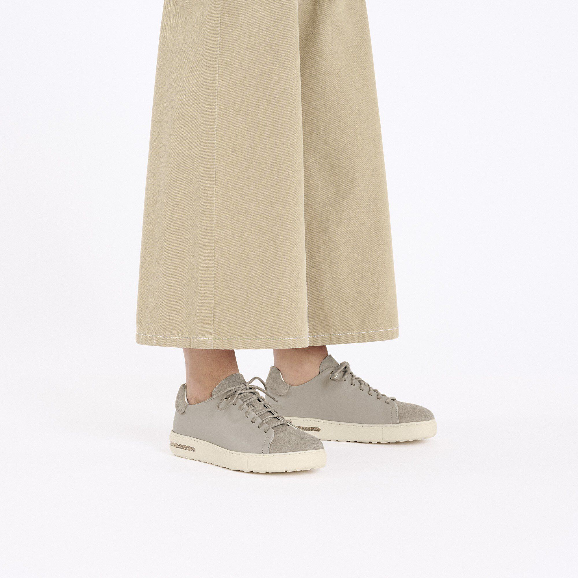 Bend Low Decon Mixed Leather