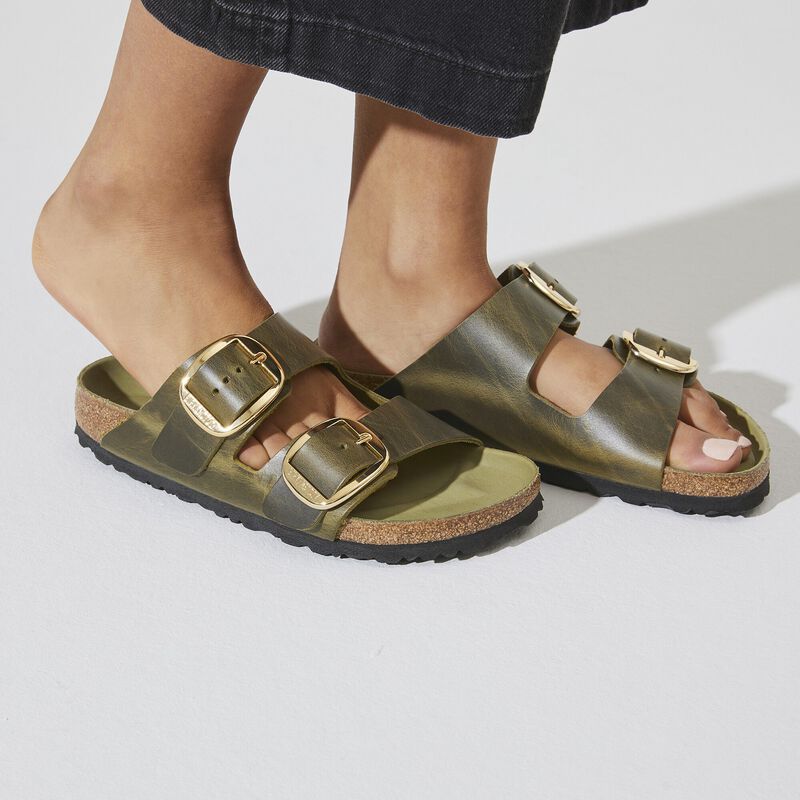 BIRKENSTOCK Arizona Big Buckle Natural Leather Oiled Olive Green City Comfort detail
