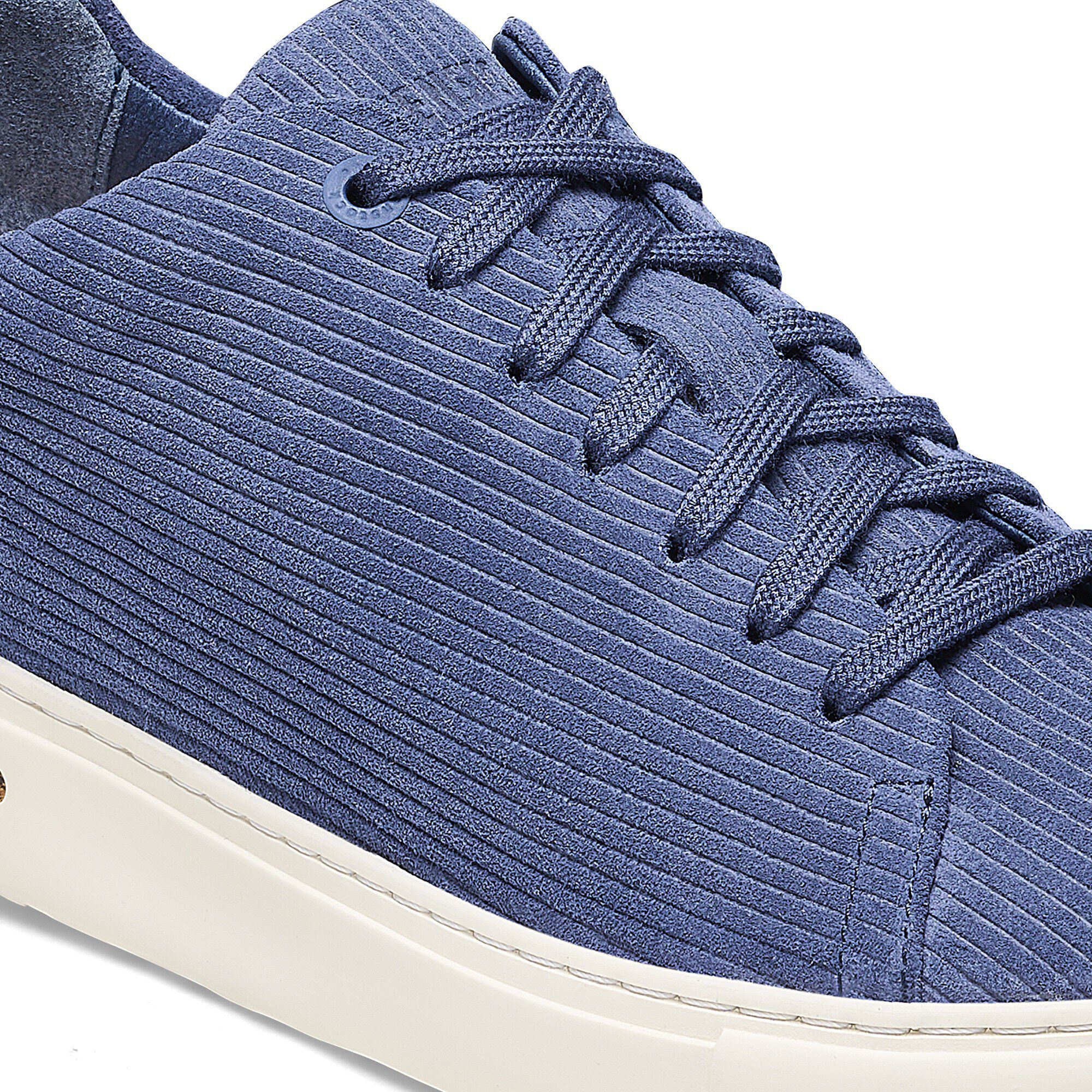 Bend Low Suede Embossed