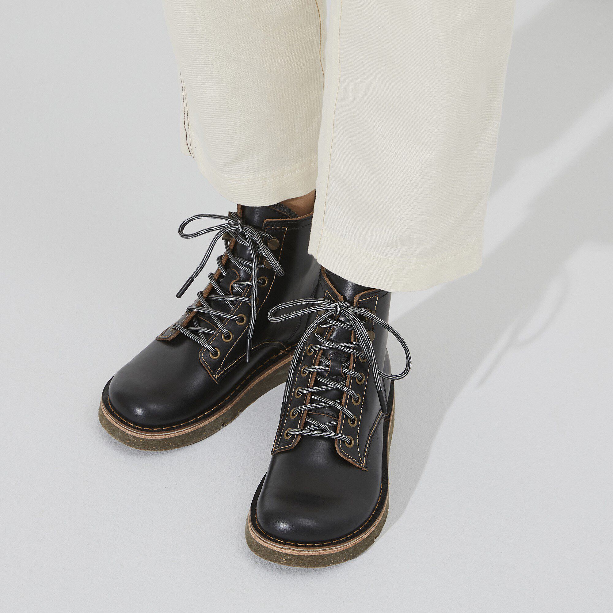 Birmingham Lace Women Oiled Leather