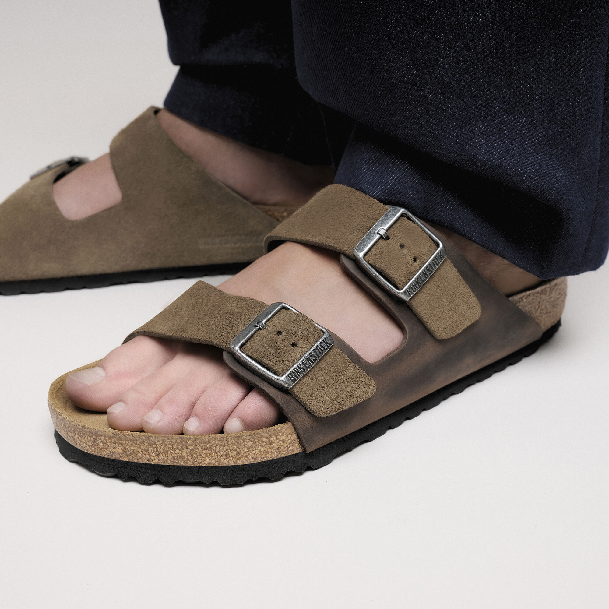 Arizona Cuir mixte Close-up with a male model image num&eacute;ro 5