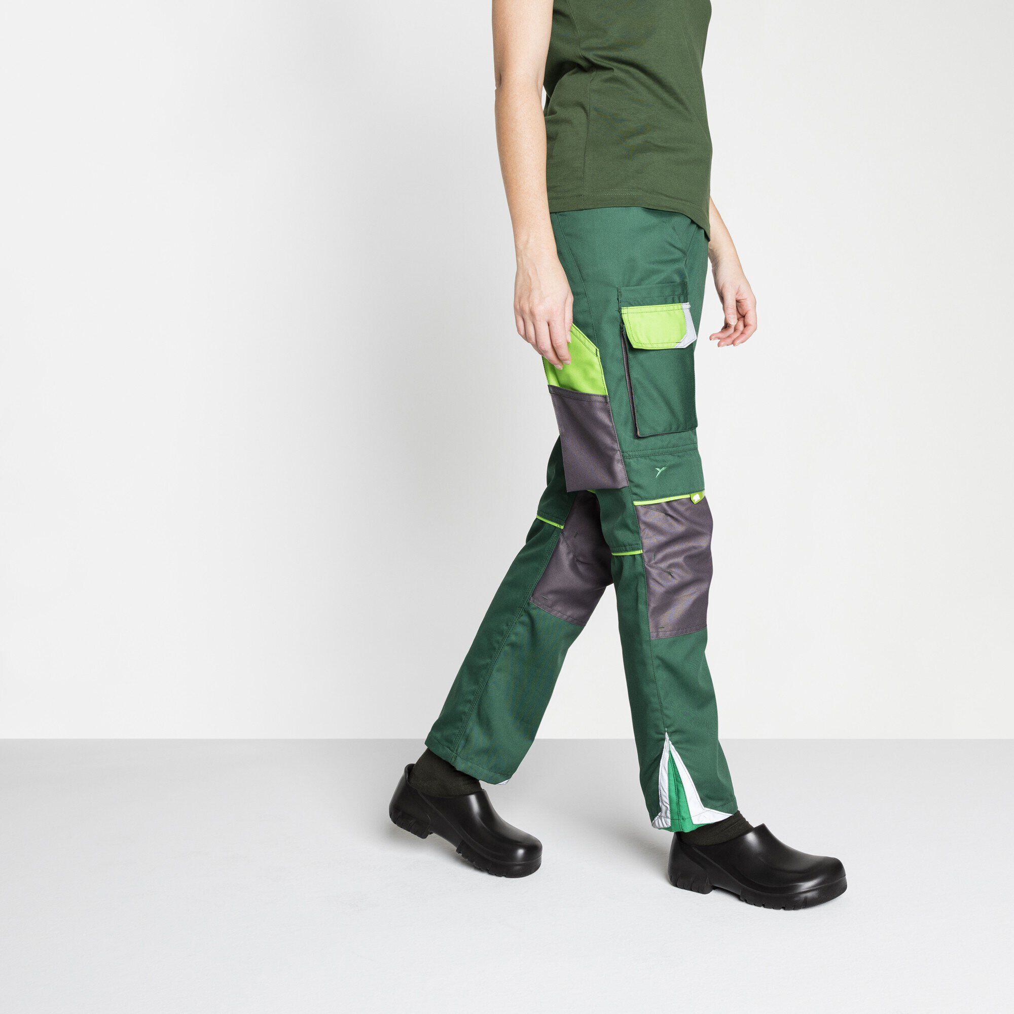 A640 Steel Toe Polyur&eacute;thane with a female model image num&eacute;ro 7