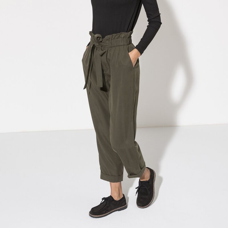BIRKENSTOCK Pasadena III Suede Leather Black Walk Edit detail