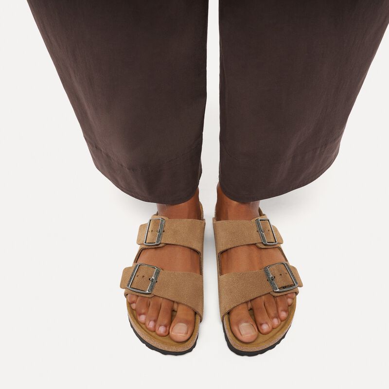 BIRKENSTOCK Arizona Suede Leather Dark Tea Soft Sole detail