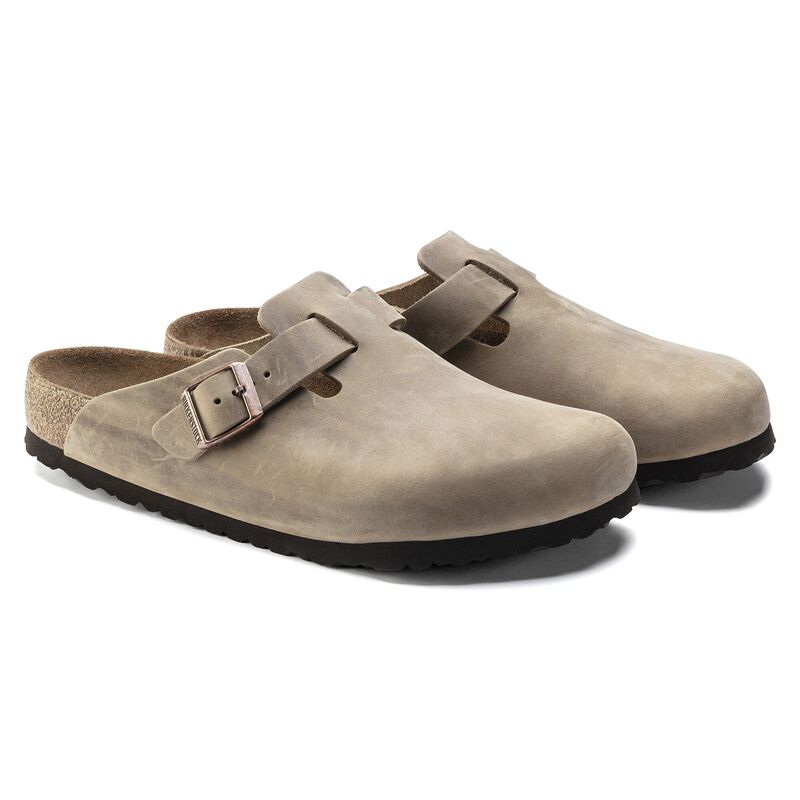 BIRKENSTOCK Boston Soft Footbed Natural Leather Oiled Tobacco Brown Lounge Fit detail