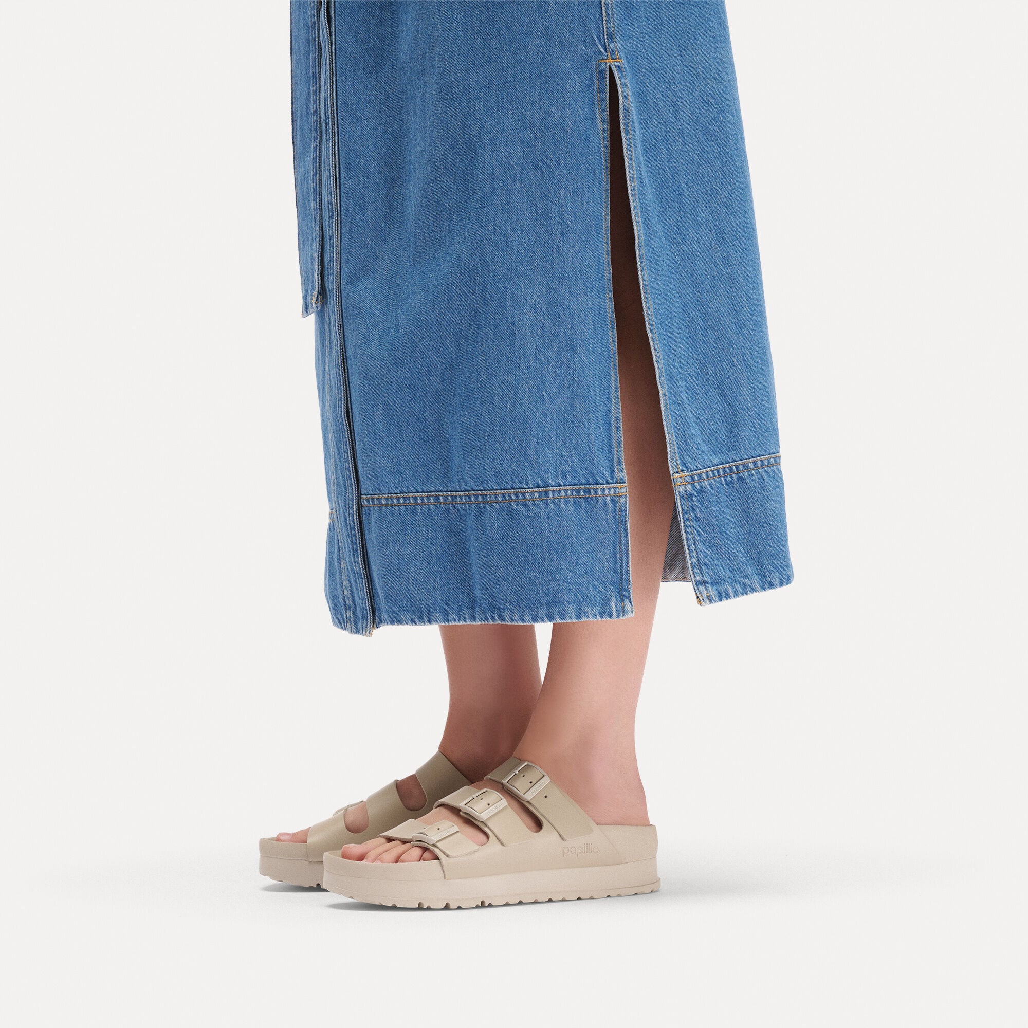 Florida Flex Platform Leather with a female model