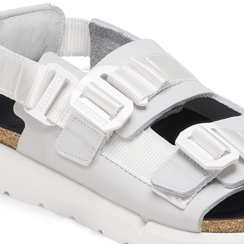 BIRKENSTOCK Shinjuku Natural Leather/Textile Antique White Lounge Fit detail