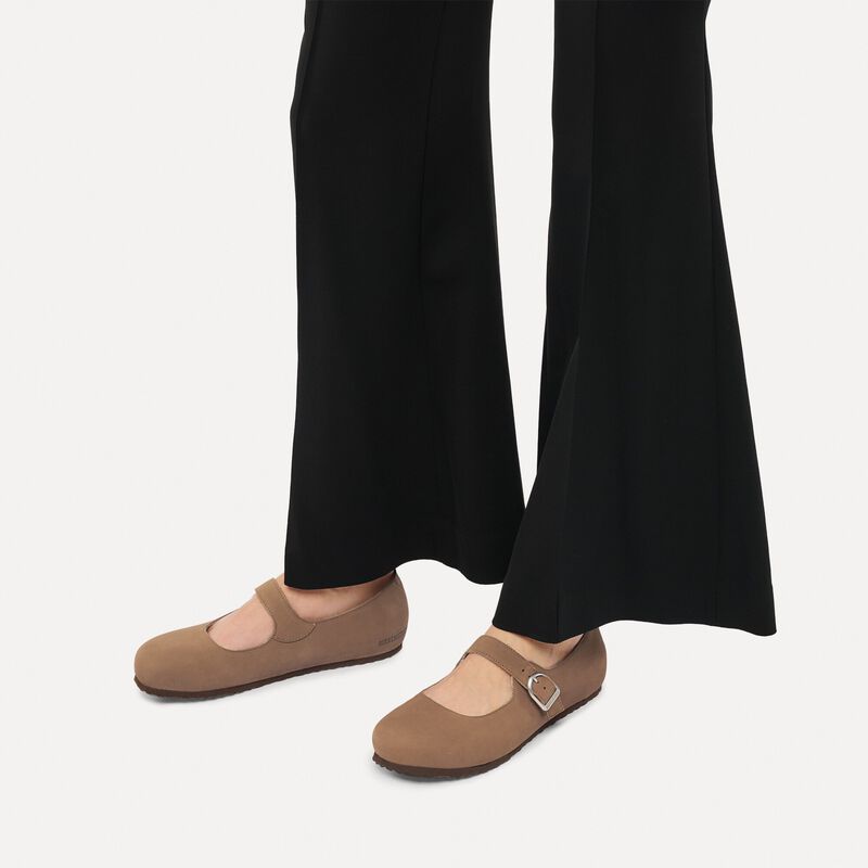 BIRKENSTOCK Santa Clarita Nubuck Leather Dark Tea Contour Sole detail