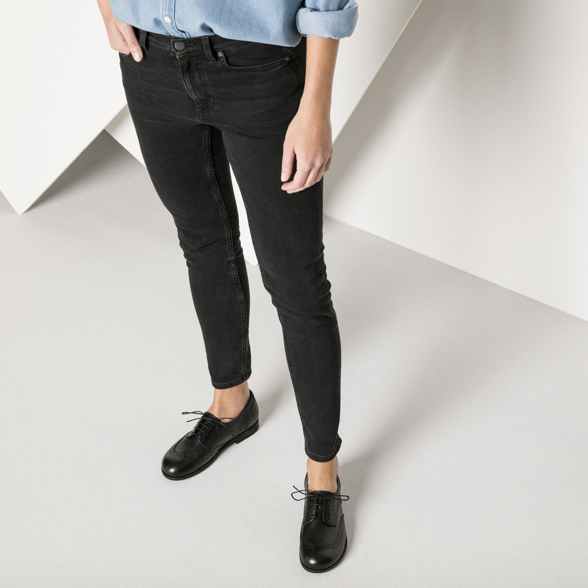 Laramie Low Leather with a female model