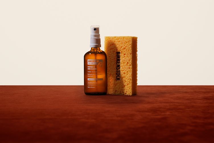 Shop Footbed and Shoe Cleaner with Sponge