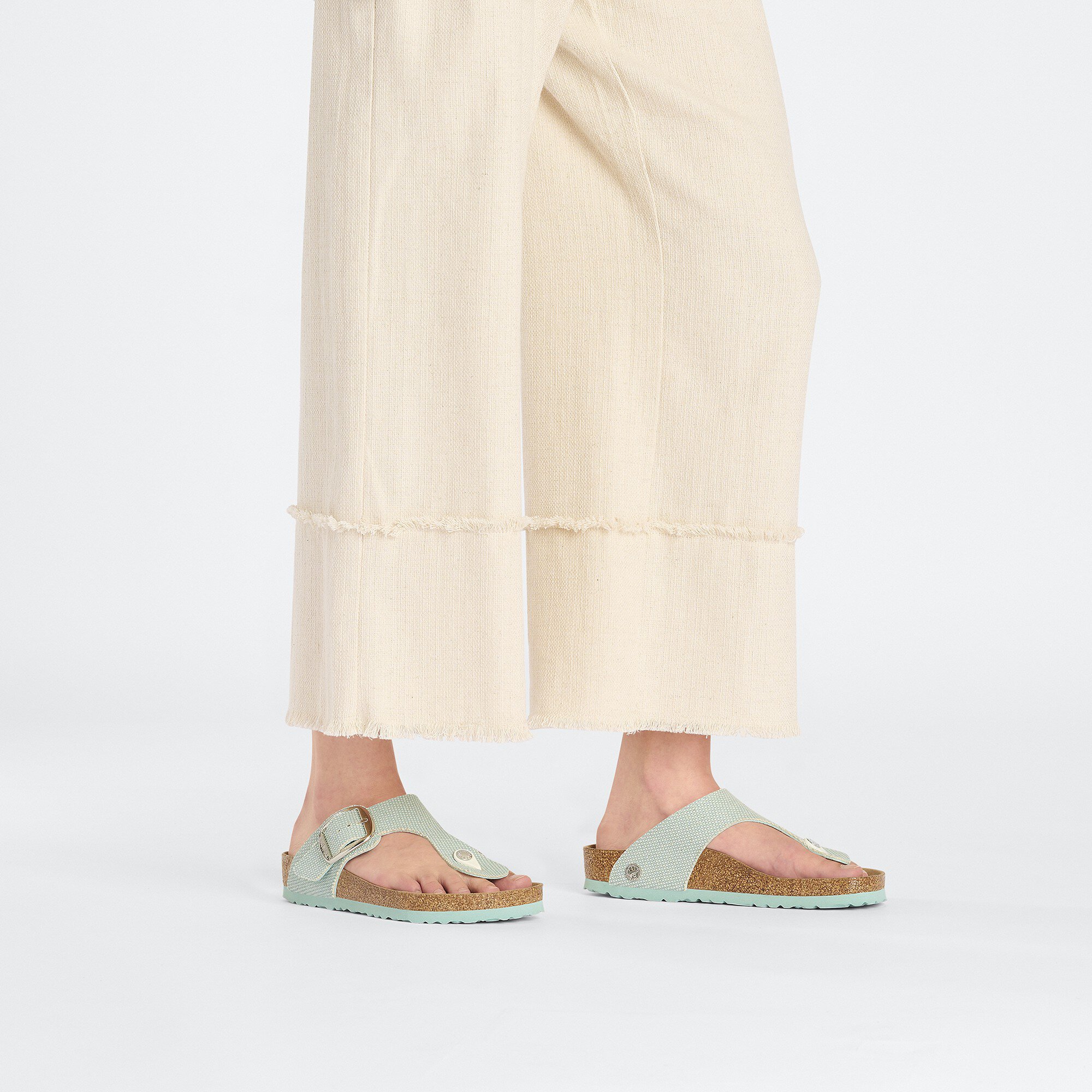 Женские сандалии Birkenstock Gizeh Big Buckle Rivet Logo Textile, цвет: Холщовый зелёный — фото 7
