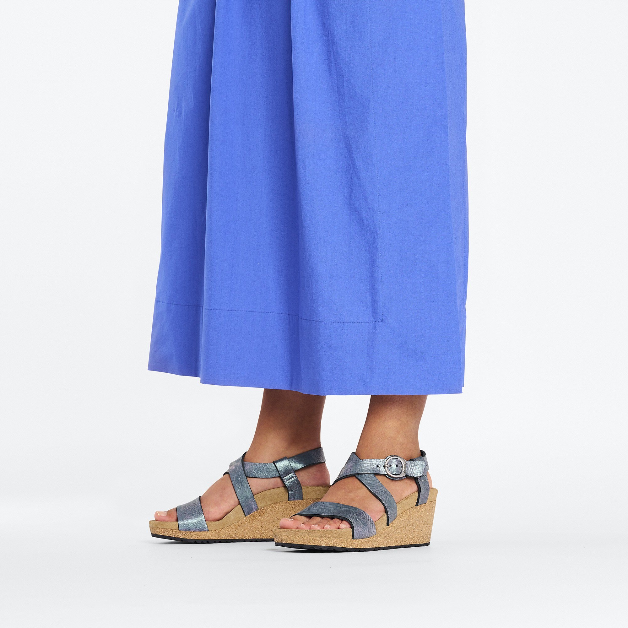 Женские украшения Birkenstock Sibyl Ring-Buckle Nubuck Leather, цвет: Металлик чёрный — фото 5