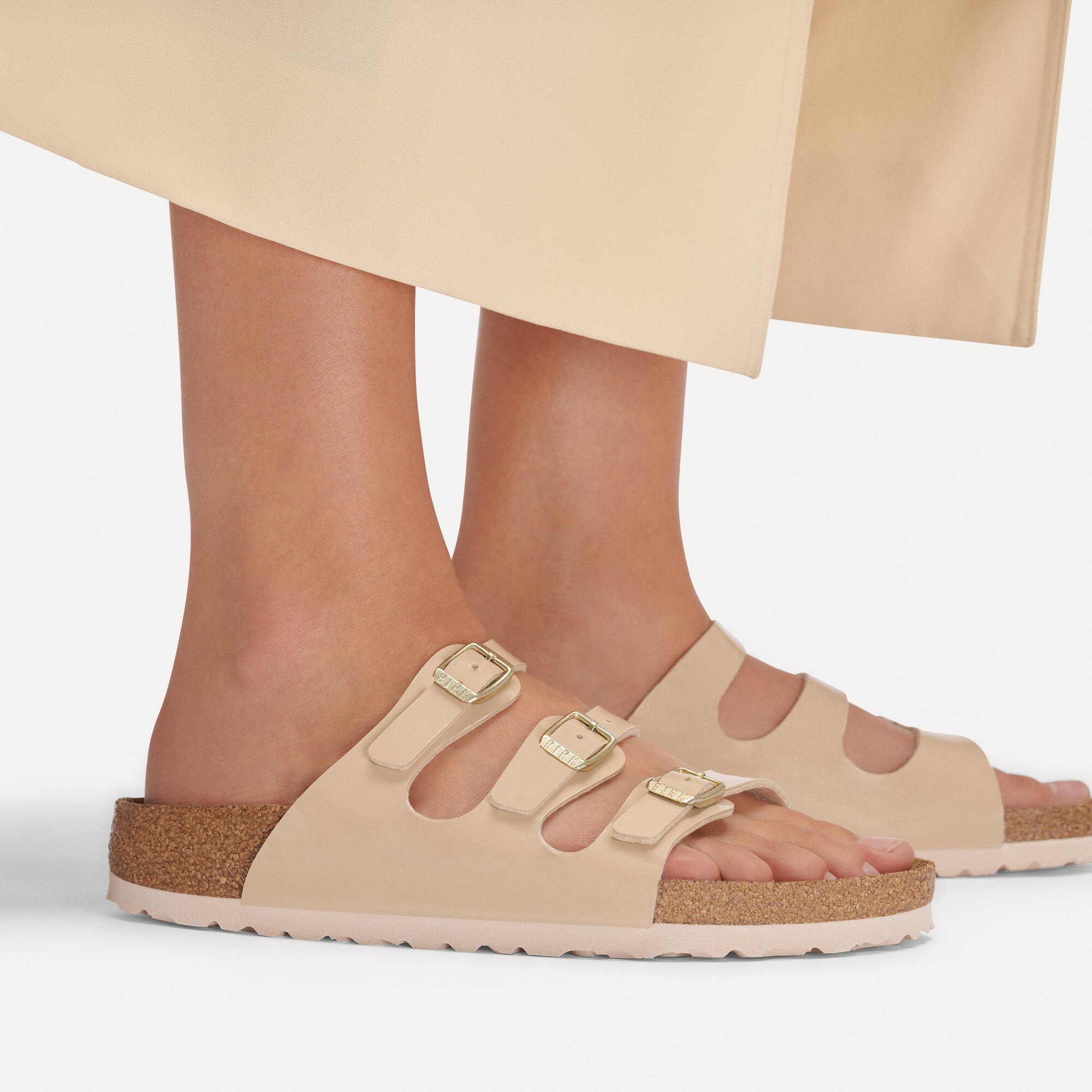 Женские сандалии Birkenstock Florida Birko-Flor Patent, цвет: Лаковый песочный — фото 4
