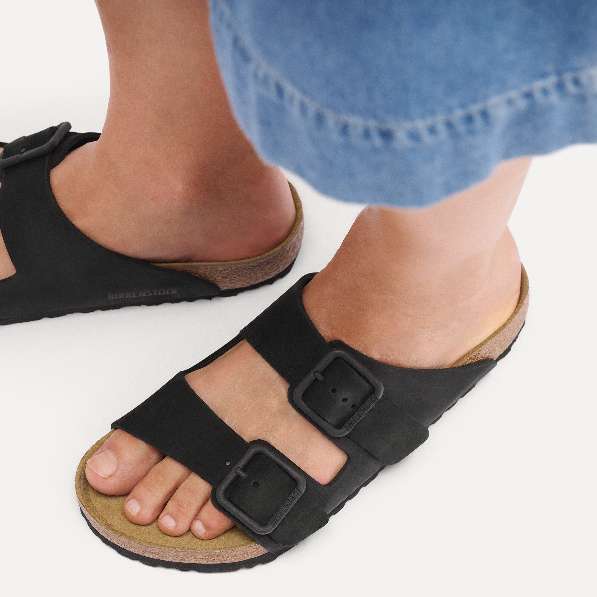 Сандалии Birkenstock Arizona Wire Buckle Nubuck Leather, цвет: Чёрный — фото 4