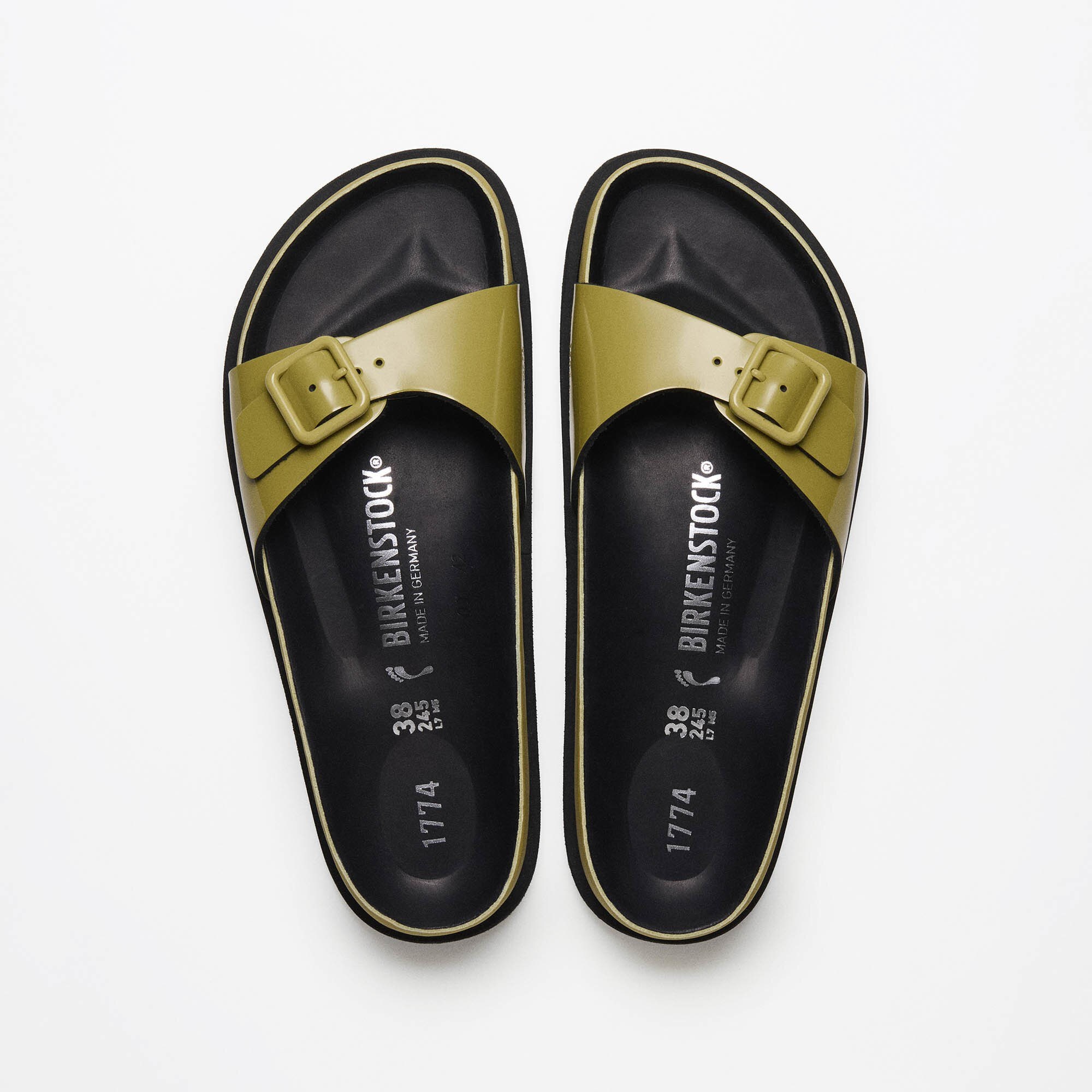 1774 Madrid Leather Patent Leather in Color Golden Olive