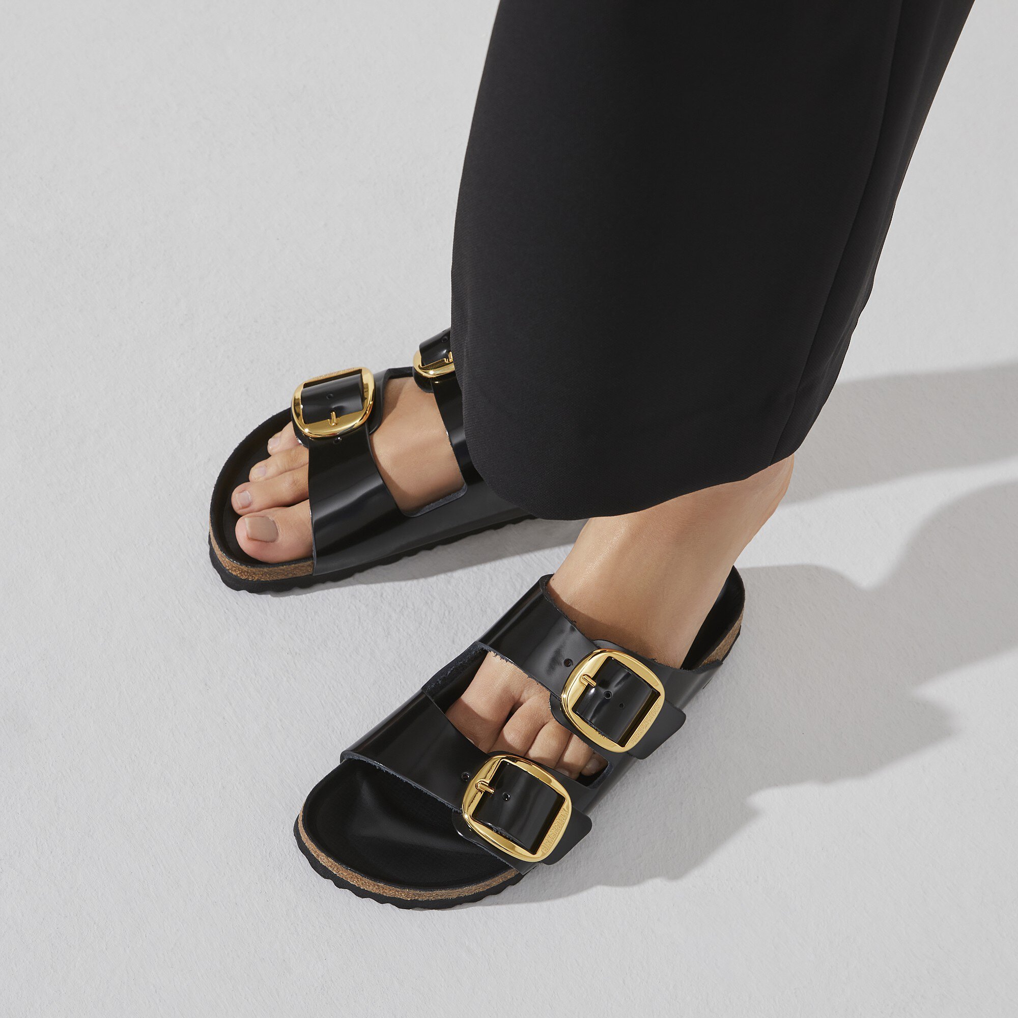 Vant til form bekymring Arizona Big Buckle Natural Leather Patent High Shine Black | BIRKENSTOCK