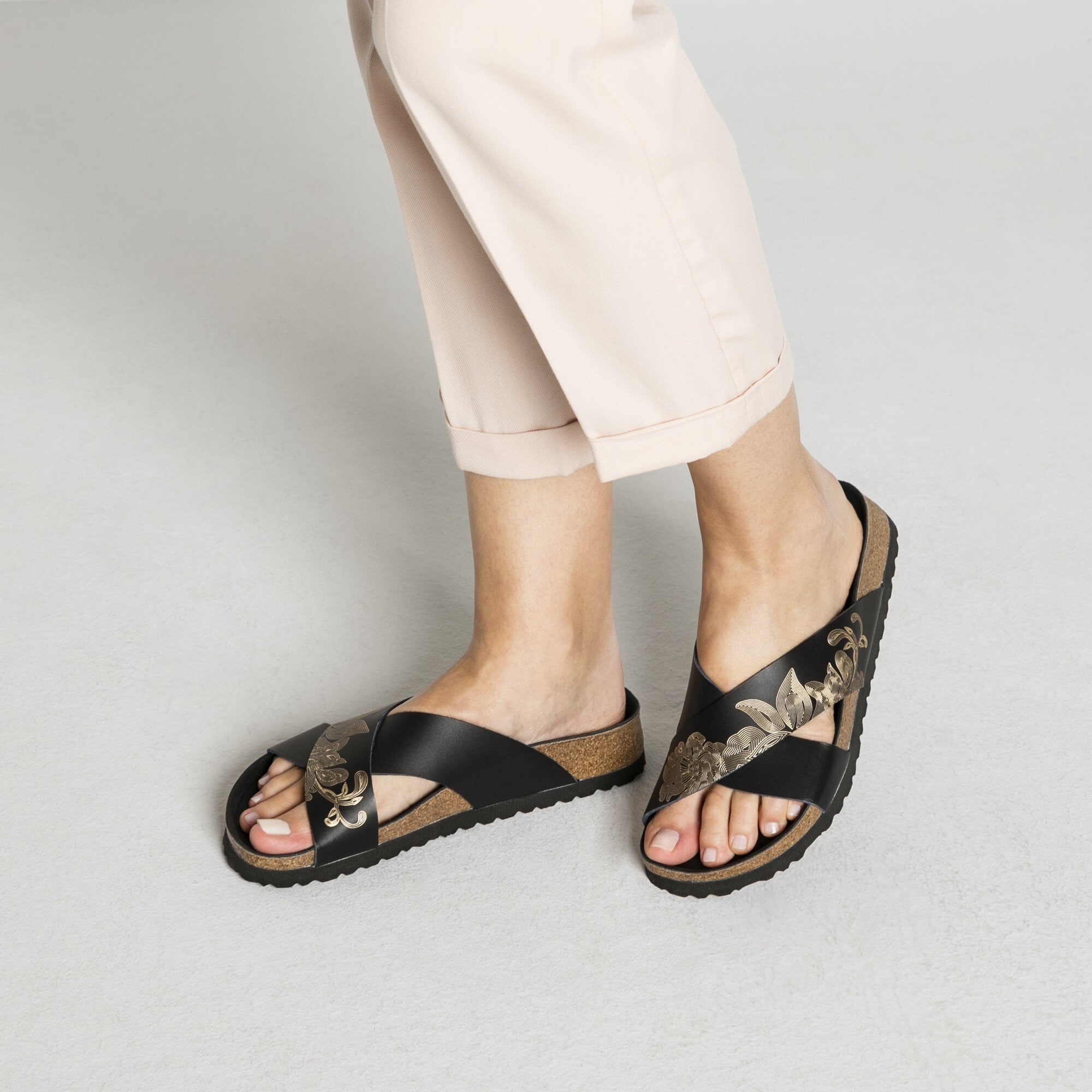 wide fit dr martens sandals