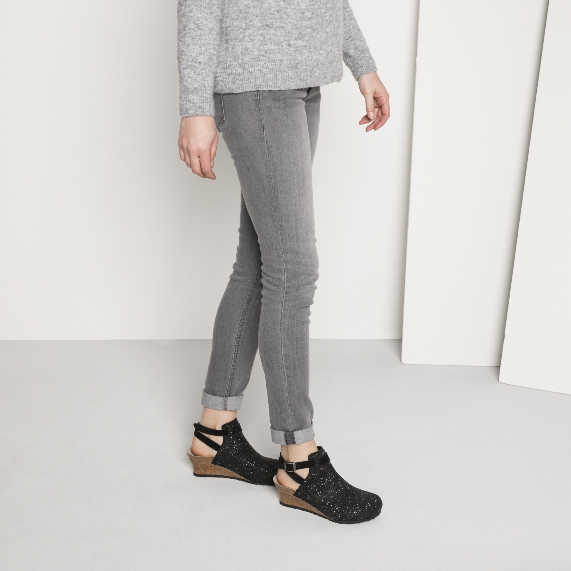 black and white plaid toms