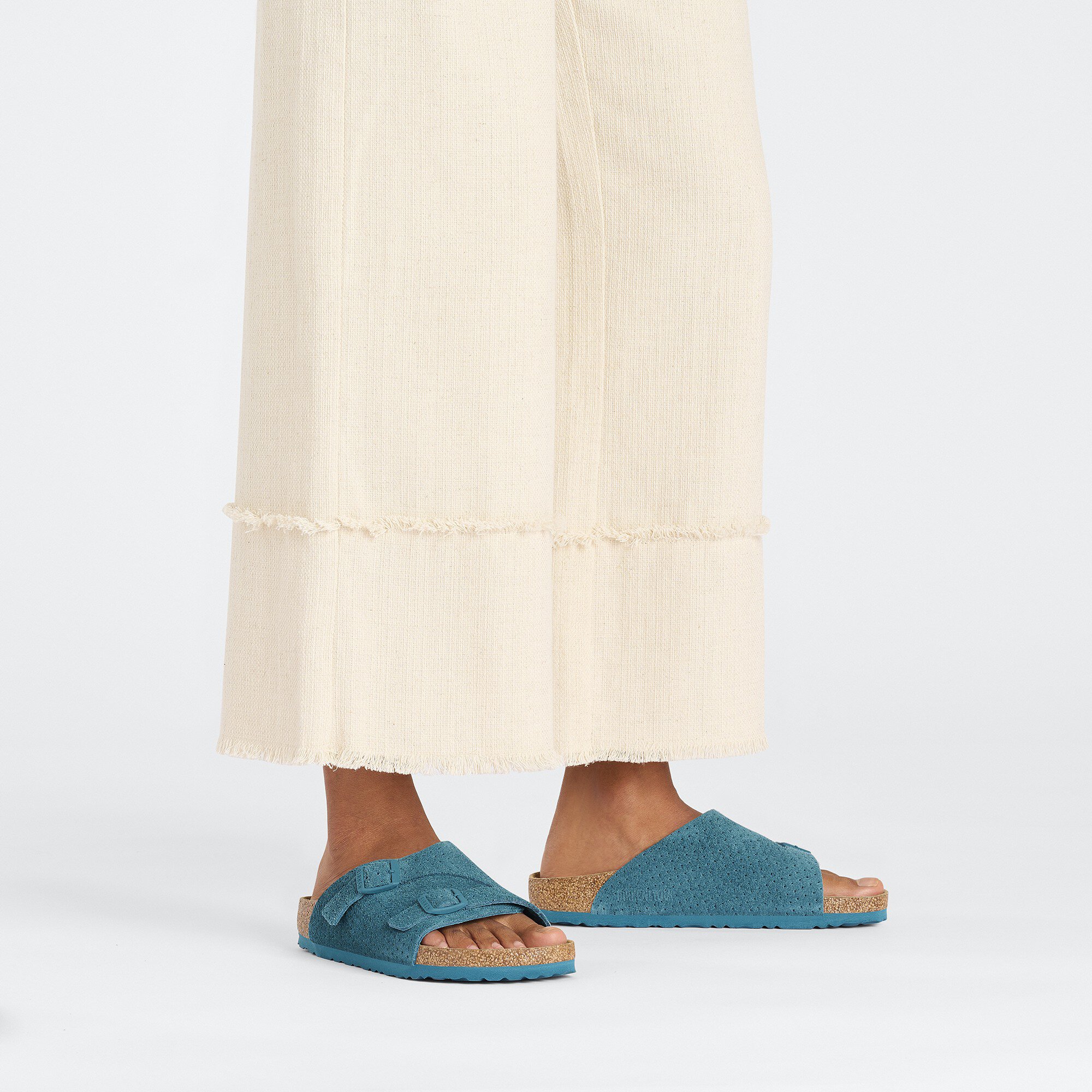 Zürich Suede Leather Embossed Emboss Dots Deep Turquoise Zürich Suede Leather Embossed Emboss Dots Deep Turquoise