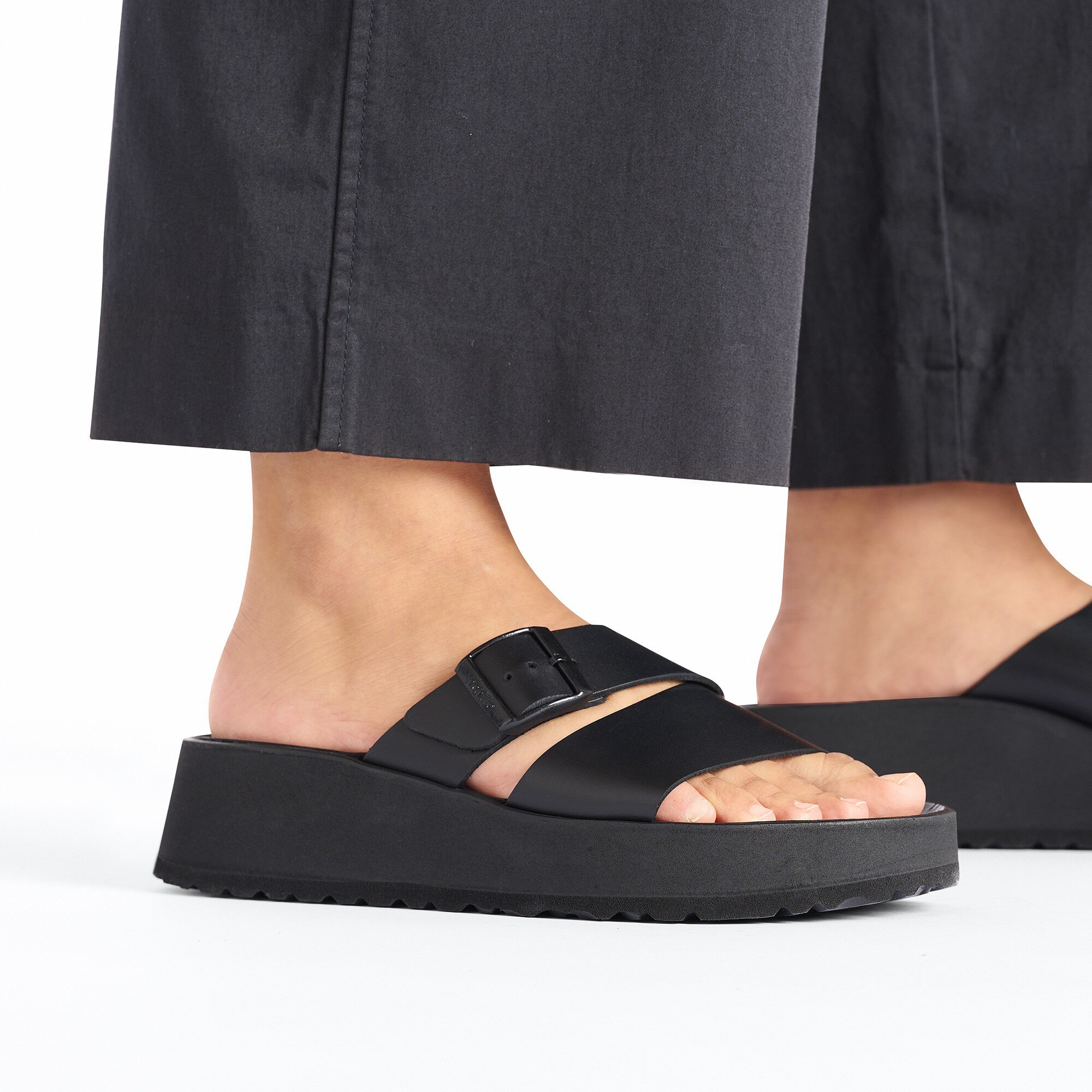 Almina Natural Leather Black | BIRKENSTOCK