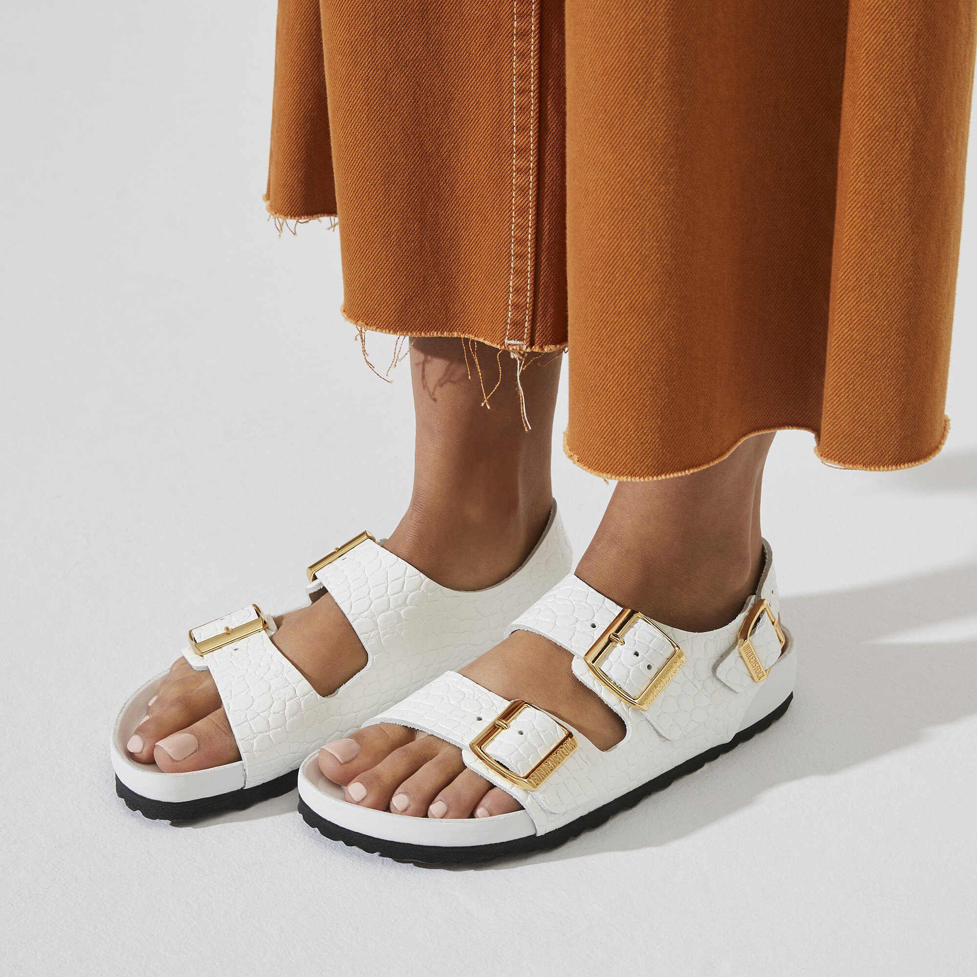Milano Rivet Logo Embossed Natural Leather Emboss white | BIRKENSTOCK
