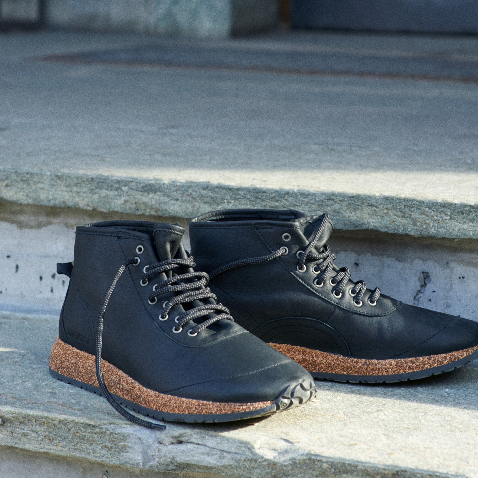 Atlin Natural Leather Black