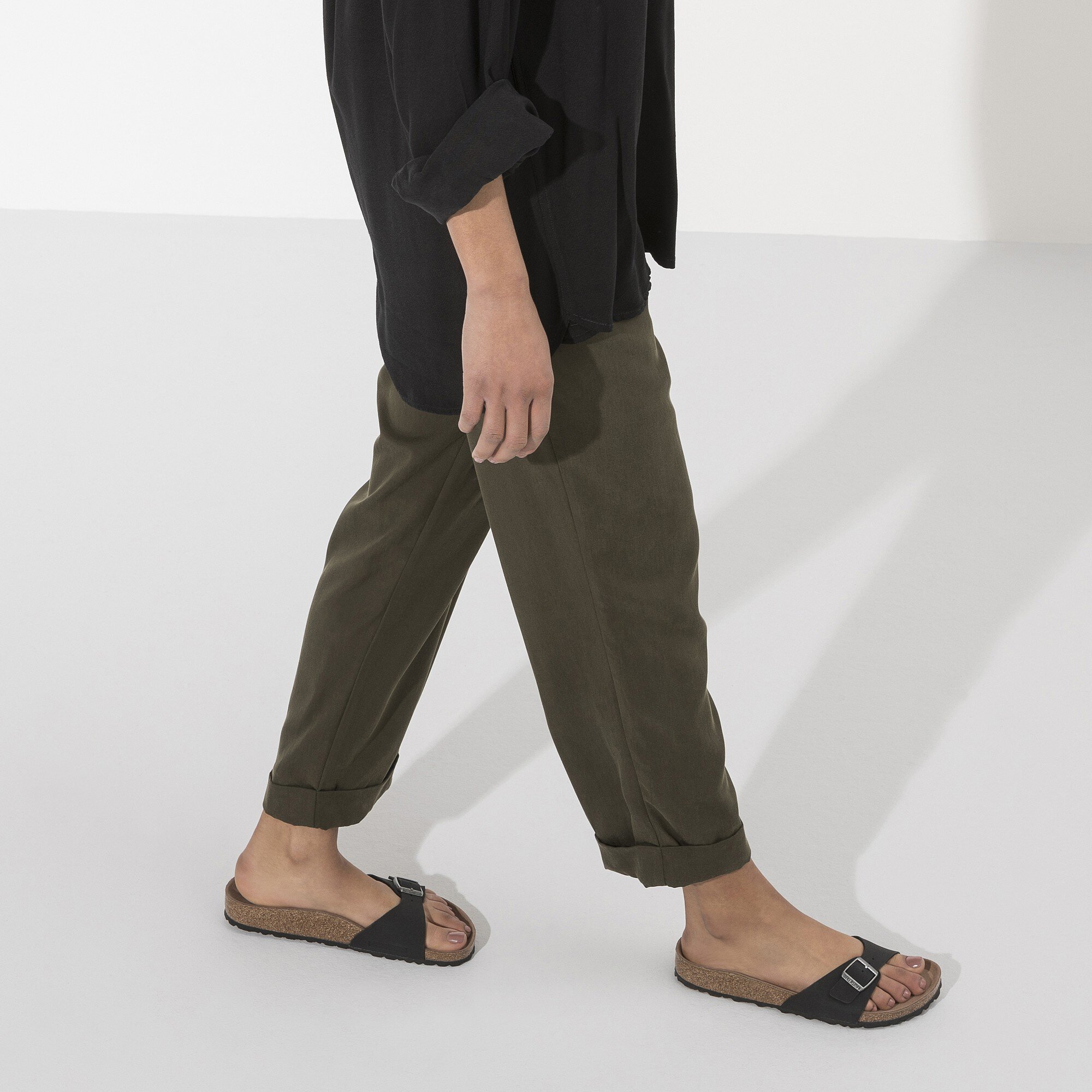 Metal linje så Afvigelse Madrid Vegan Birko-Flor Nubuck Black | BIRKENSTOCK