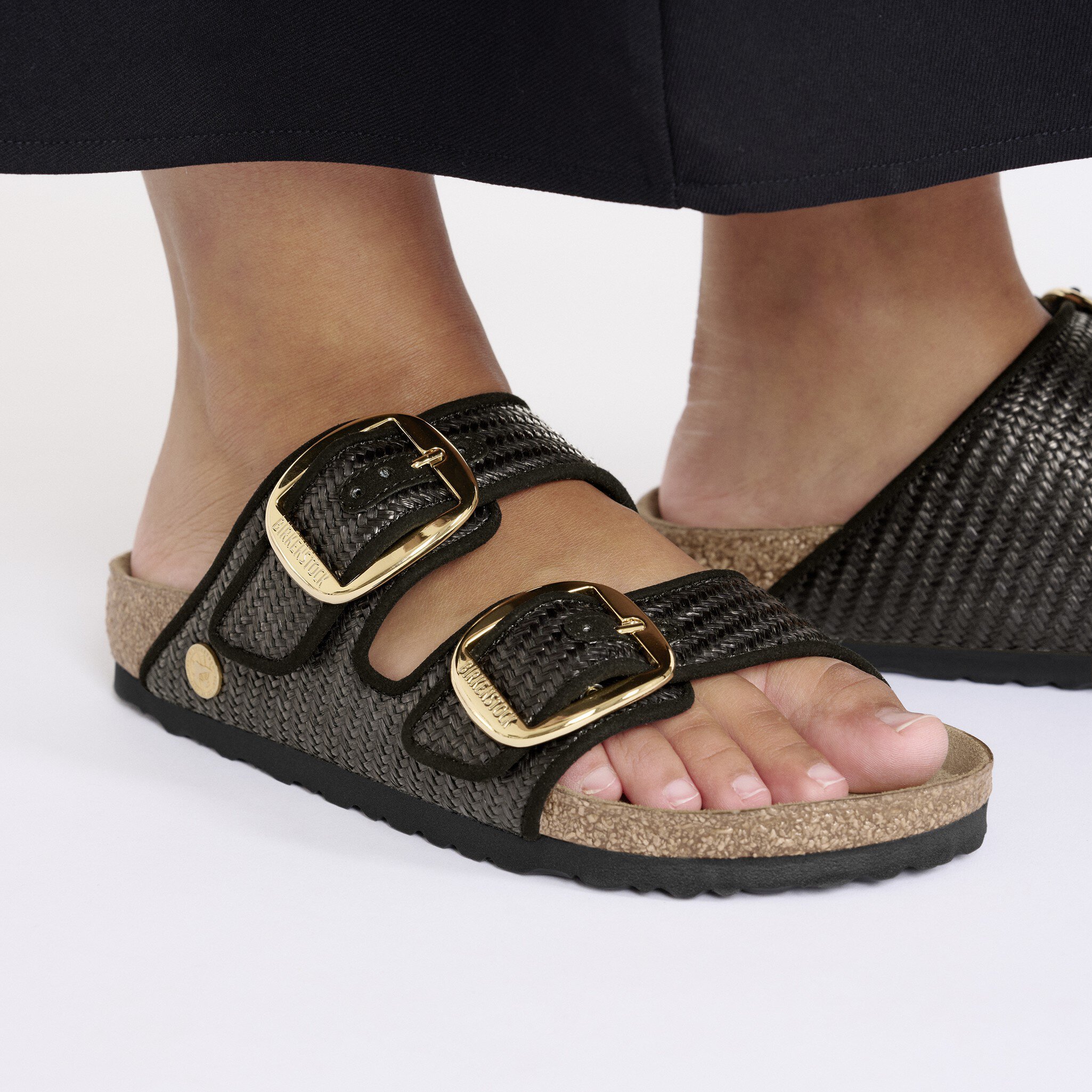 サンダル・ミュール BIRKENSTOCK ARIZONA BIG BUCKLE FLAT SANDALS IN RAFFIA (NARRO Arizona Big Buckle Textile Raffia Black | BIRKENSTOCK