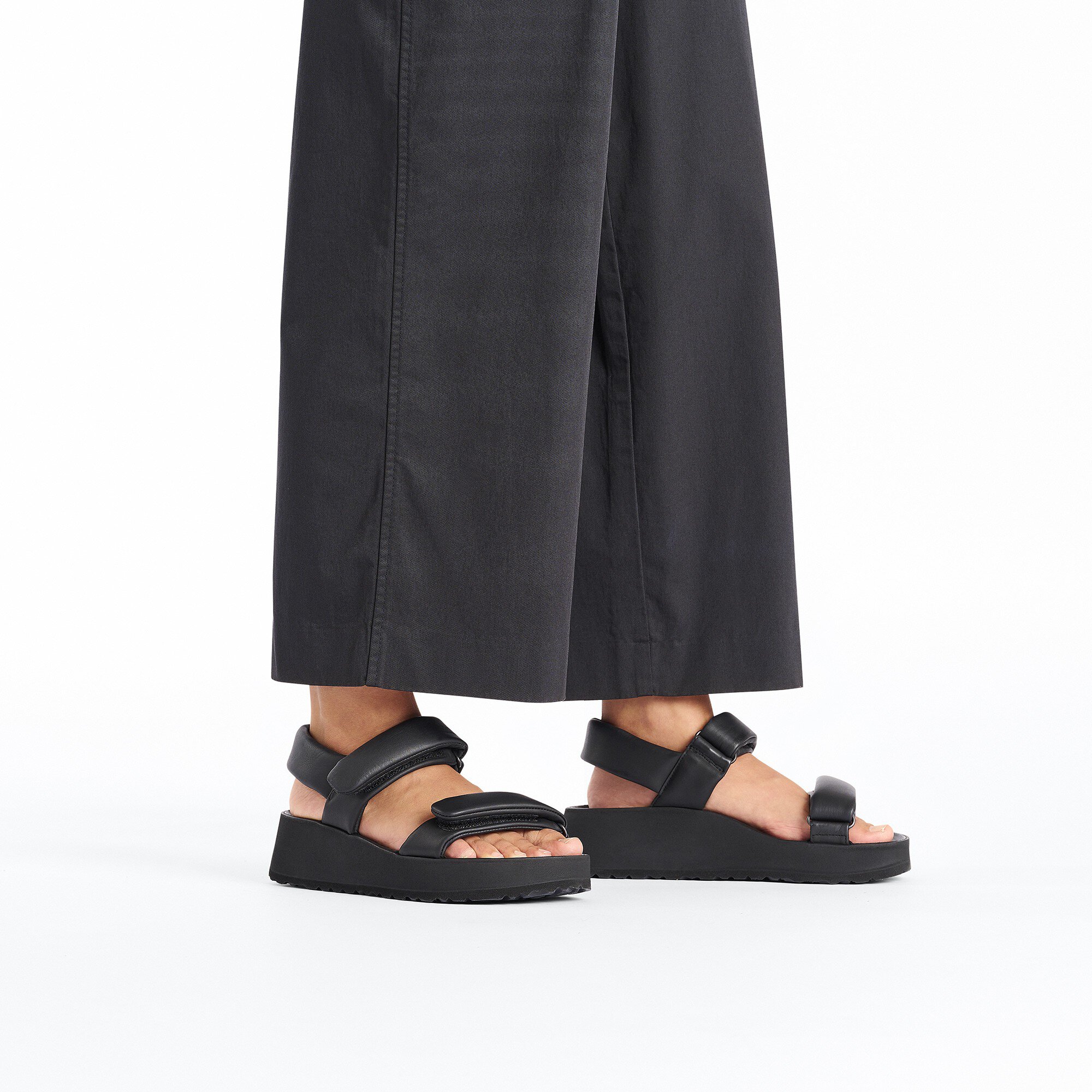 Theda スムースレザー ブラック | BIRKENSTOCK