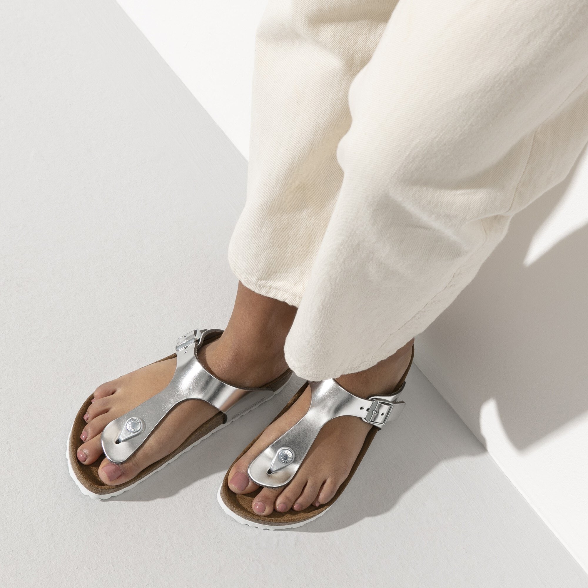 Gizeh Soft Footbed Natural Leather Silver | BIRKENSTOCK