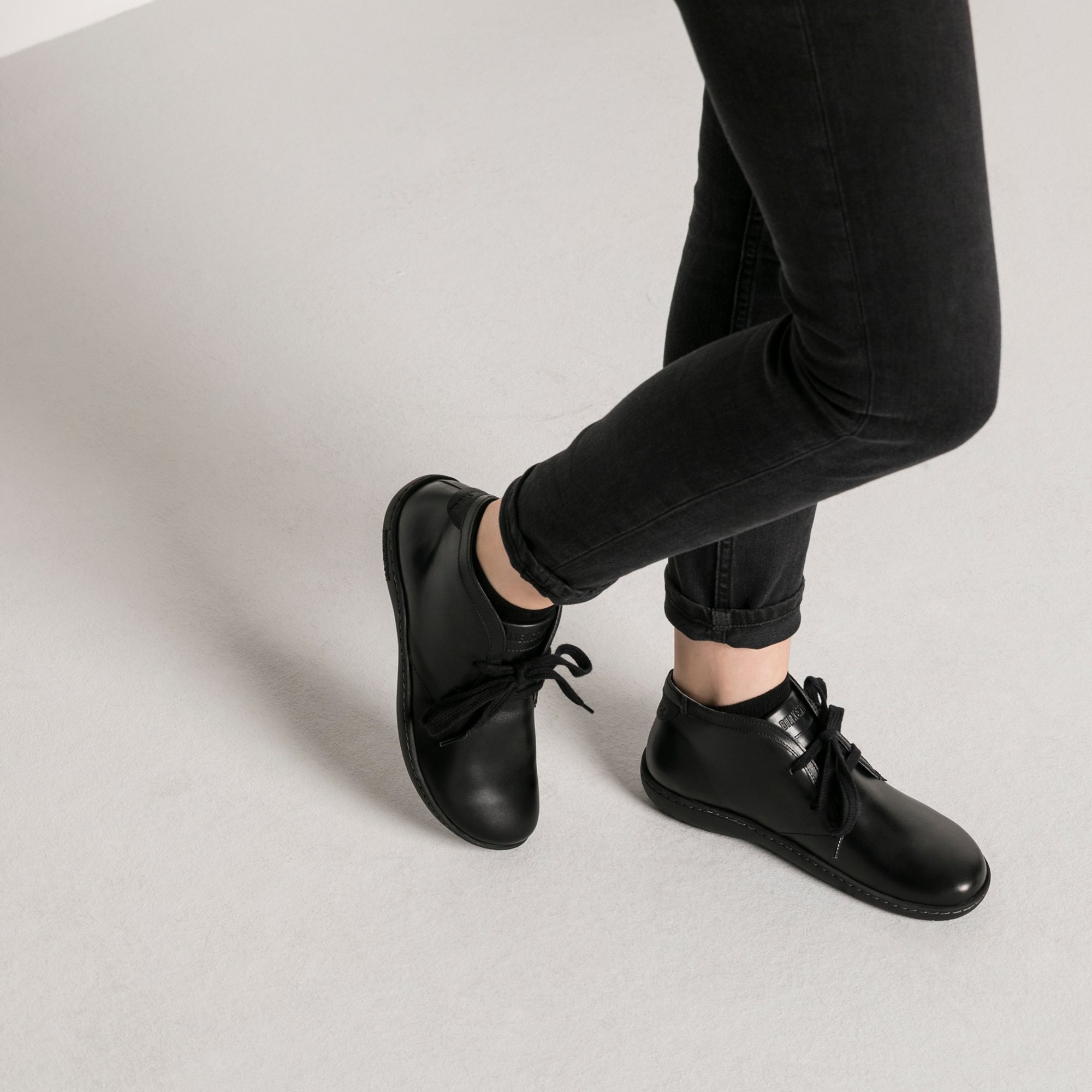 Scarba Natural Leather Black | shop 